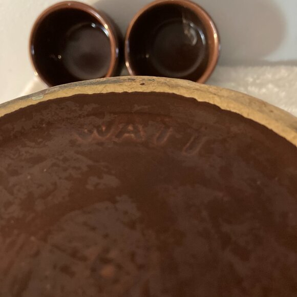 Watt Pottery Vintage Brown Stoneware Bean Pot w/Lid + (4) Bowls - Picture 3 of 3